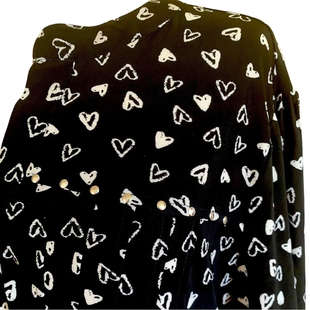 COCOMO Medium Black White 3/4 sleeve women’s Pintuck Blouse tunic shirt